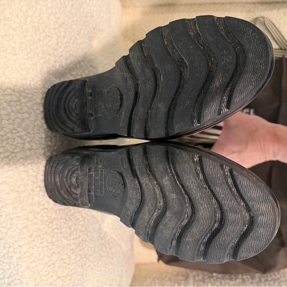 HENRI BENDEL Signature Stripe Rain Galoshes-Size 9 - Picture 7 of 8